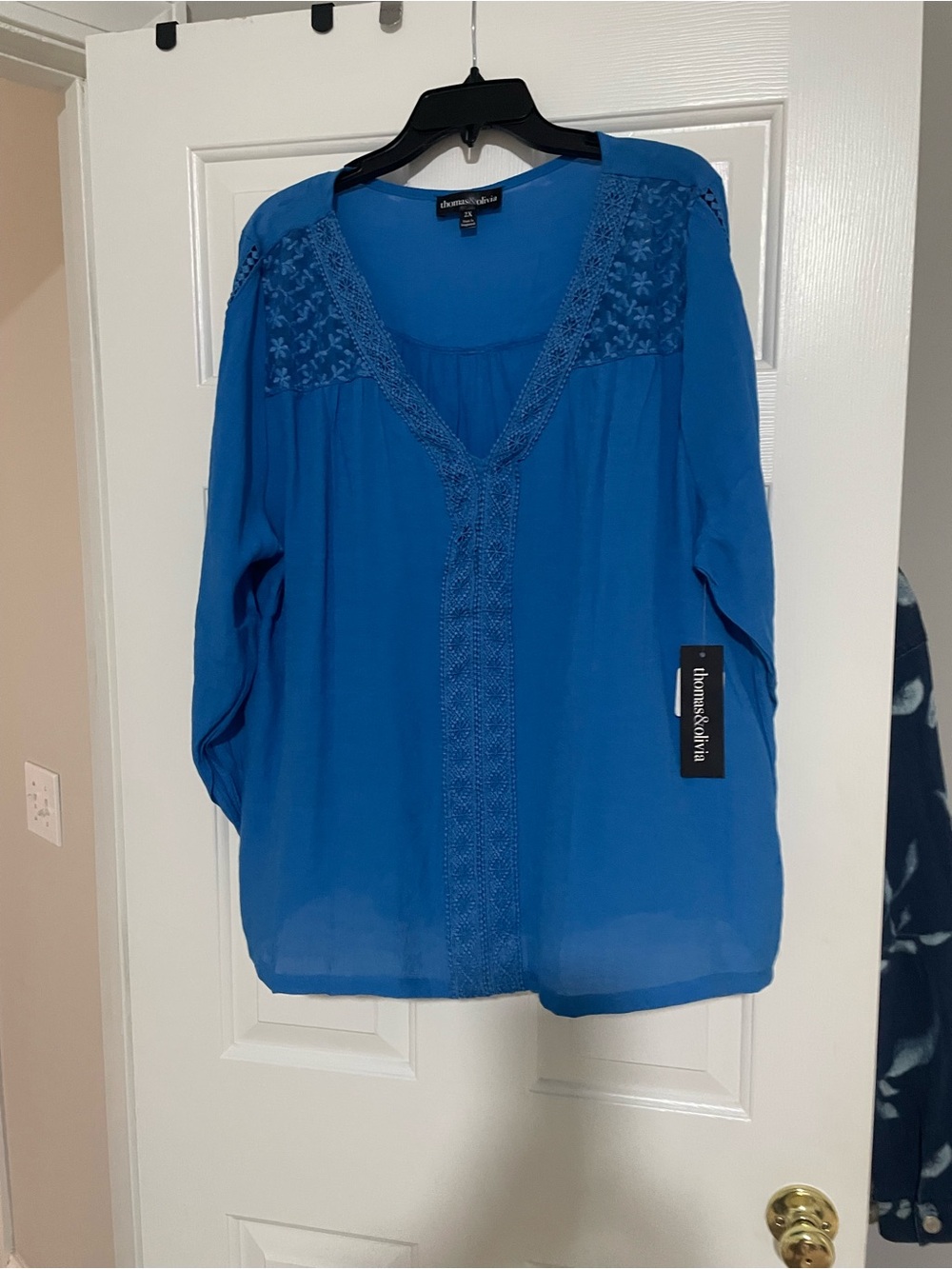 2x blue Thomas & Olivia top nwt